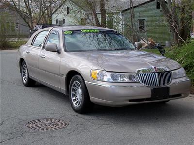 Used Lincoln TownCar 1999 : $5995