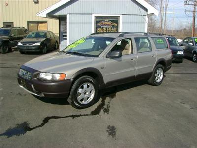 Used Volvo V70XC 2002 : $6900