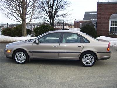 Used Volvo S80 2002 : $6900