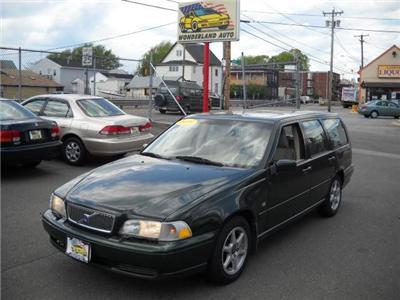 Used Volvo V70 1999 : $4295