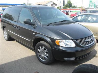 Used Chrysler TownandCountry 2004 : $5500