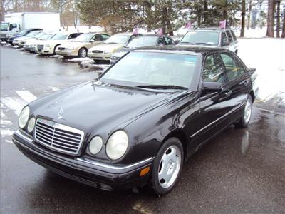 Used Mercedes-Benz EClass 1997 : $5990