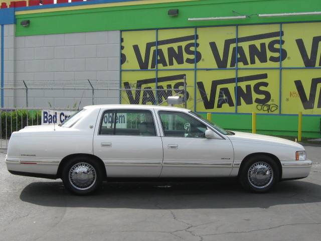 Used Cadillac Deville 1999 : $5995