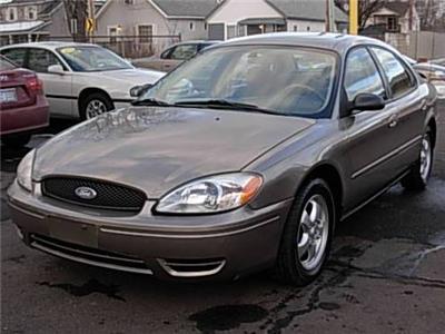 Used Ford Taurus 2005 : $4990