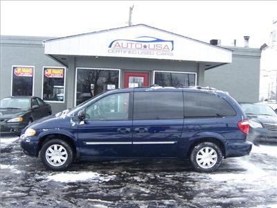 Used Chrysler TownCountry 2006 : $9995