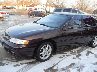 Used Nissan Altima 2000 : $3395