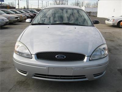 Used Ford Taurus 2004 : $3995