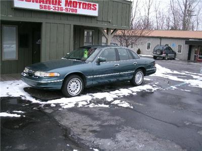 Used Ford CrownVictoria 1995 : $2500