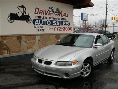 Used Pontiac GrandPrix 2002 : $3900