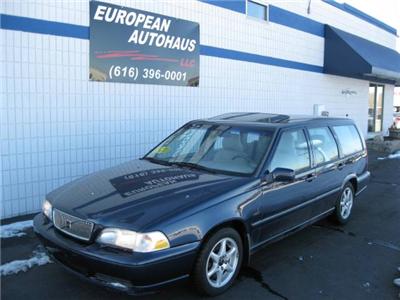 Used Volvo V70 1998 : $5895