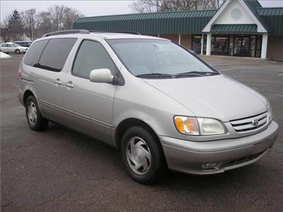 Used Toyota Sienna 2003 : $9900