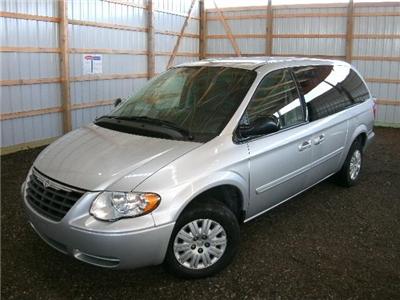 Used Chrysler TownandCountry 2005 : $8000