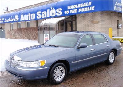 Used Lincoln TownCar 1999 : $4750