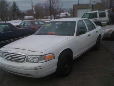 Used Ford CrownVictoria 2004 : $0