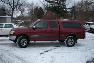 Used Toyota Tundra 2000 : $6900