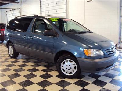 Used Toyota Sienna 2002 : $9995
