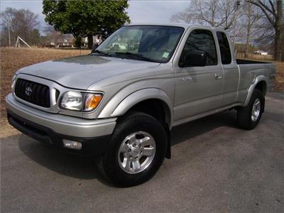 Used Toyota Tacoma 2004 : $13900