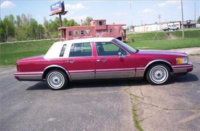 Used Lincoln TownCar 1994 : $2450
