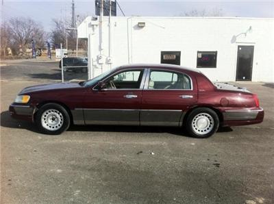 Used Lincoln TownCar 2000 : $6995