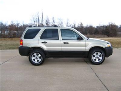 Used Ford Escape 2005 : $8250