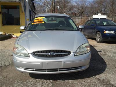 Used Ford Taurus 2003 : $4950