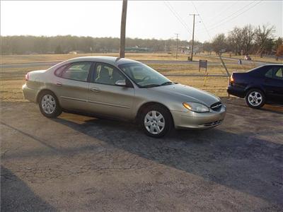 Used Ford Taurus 2000 : $3295