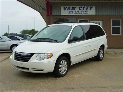 Used Chrysler TownandCountry 2007 : $8400