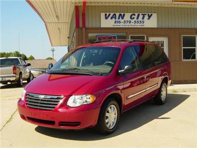 Used Chrysler TownandCountry 2007 : $8500