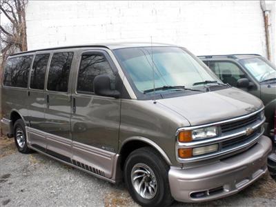 Used Chevrolet Express 2000 : $4995