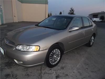 Used Nissan Altima 2000 : $4995