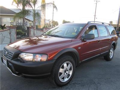 Used Volvo V70XC 2001 : $6400
