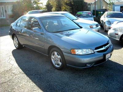Used Nissan Altima 2000 : $4995