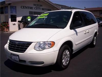 Used Chrysler TownCountry 2005 : $7990