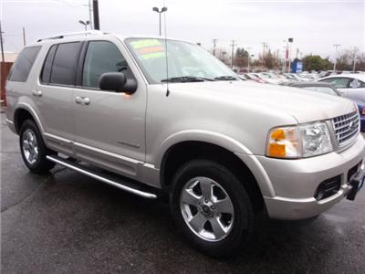 Used Ford Explorer 2004 : $10995