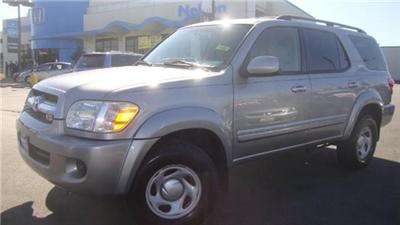 Used Toyota Sequoia 2005 : $16988