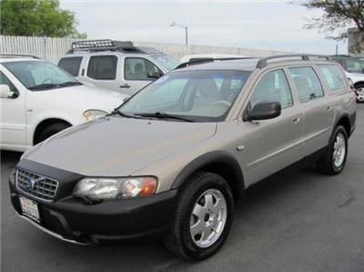 Used Volvo V70XC 2001 : $8888