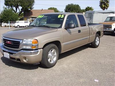 Used GMC Sierra 2005 : $8995