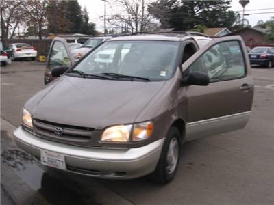 Used Toyota Sienna 1999 : $6995