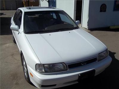 Used Infiniti G20 1996 : $3997