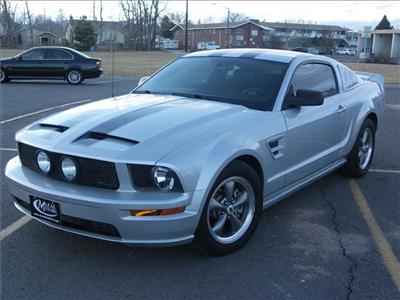 Used Ford Mustang 2005 : $13999