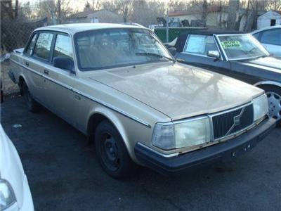Used Volvo 240 1991 : $499