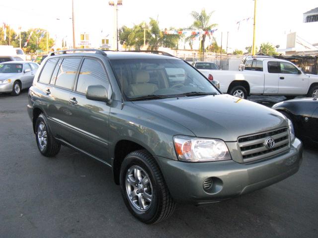 Used Toyota Highlander 2004 : $11995