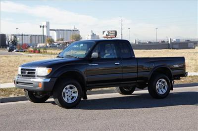 Used Toyota Tacoma 2000 : $7995