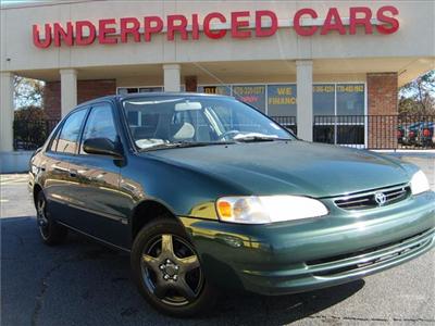 Used Toyota Corolla 2000 : $2900