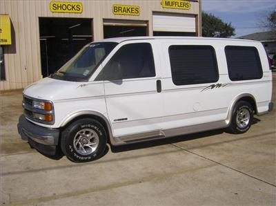 Used Chevrolet Express 2000 : $10900