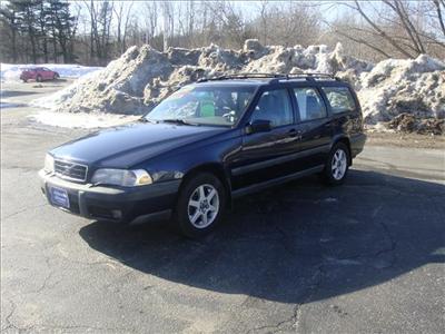 Used Volvo V70XC 1998 : $2990