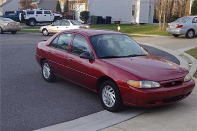 Used Ford Escort 1999 : $3600