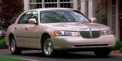 Used Lincoln TownCar 1998 : $3900
