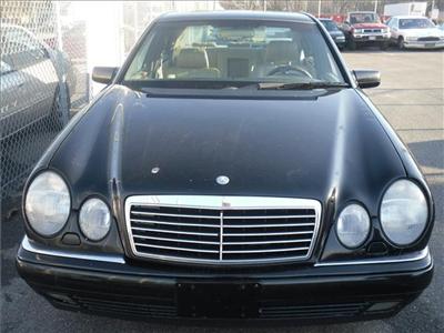 Used Mercedes-Benz EClass 1996 : $3950