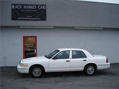 Used Ford CrownVictoria 2000 : $4700